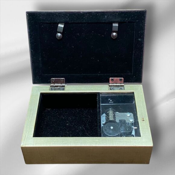 Hope & Faith Musical Jewelry Box – Vintage-Inspired Keepsake - Picture 2 of 7